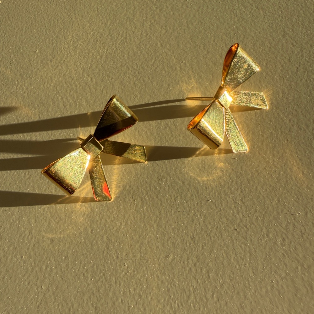 Delicate Bow 18k Gold Plated Earrings